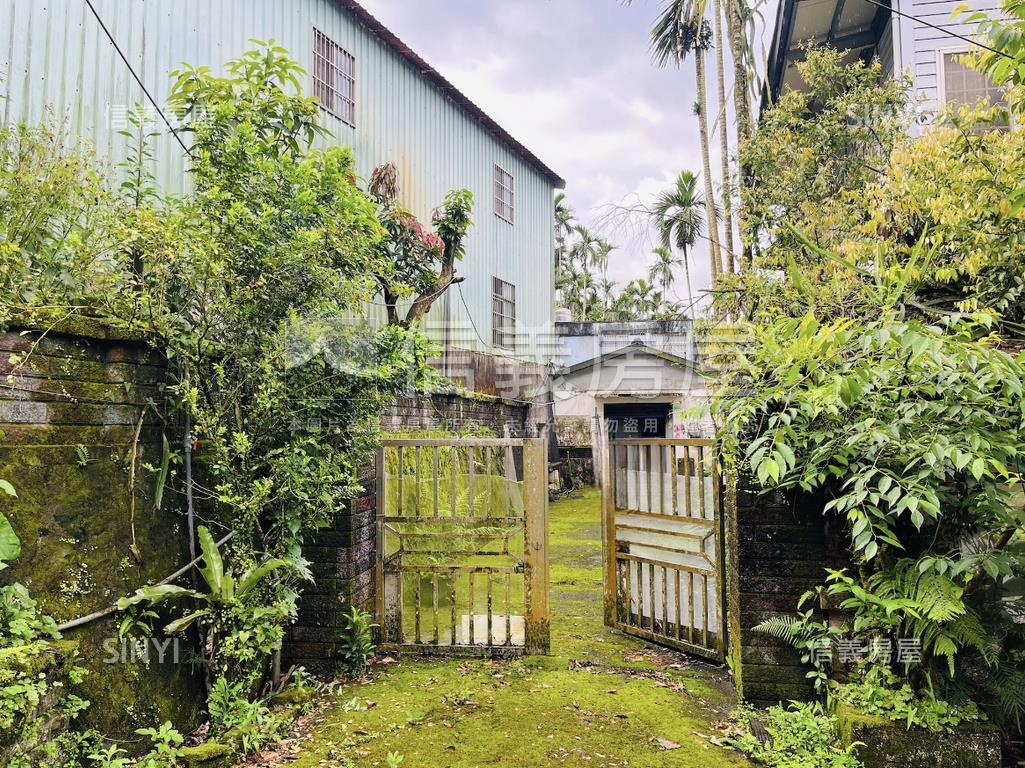 櫻花山莊新店百坪住宅土地房屋室內格局與周邊環境