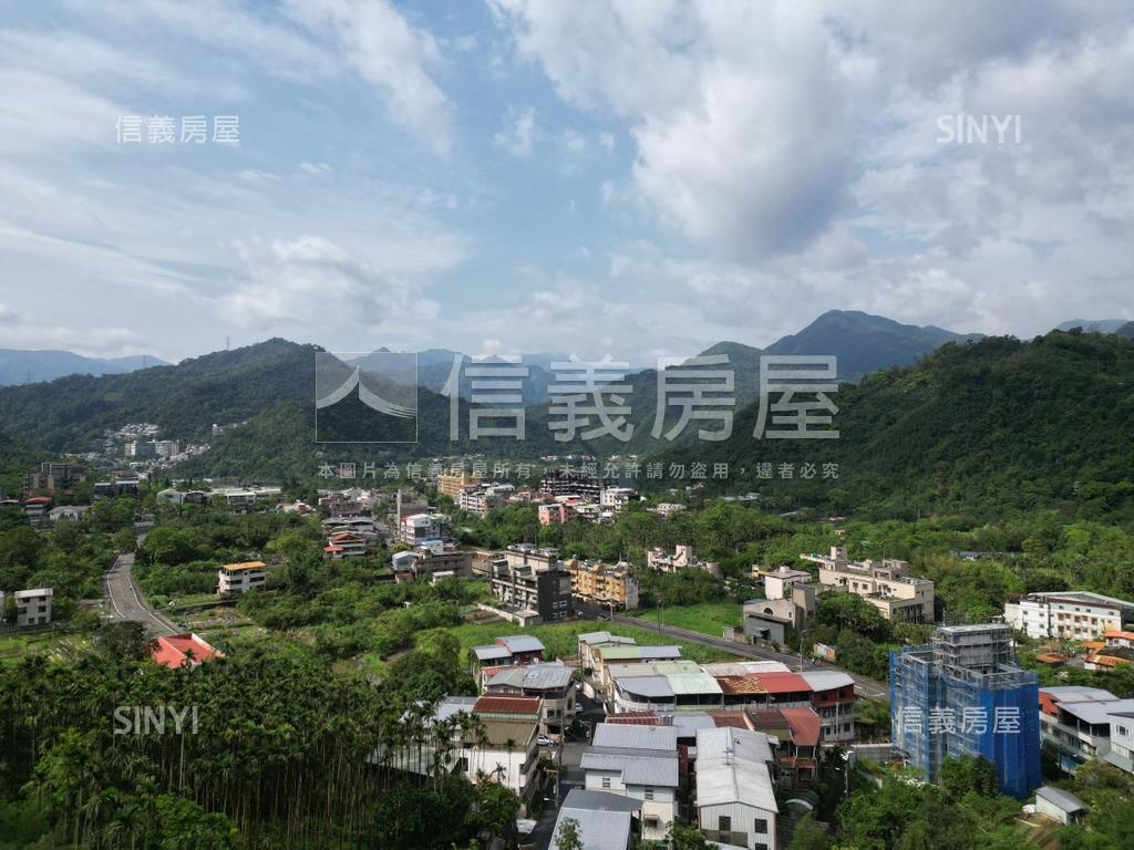 櫻花山莊新店百坪住宅土地房屋室內格局與周邊環境