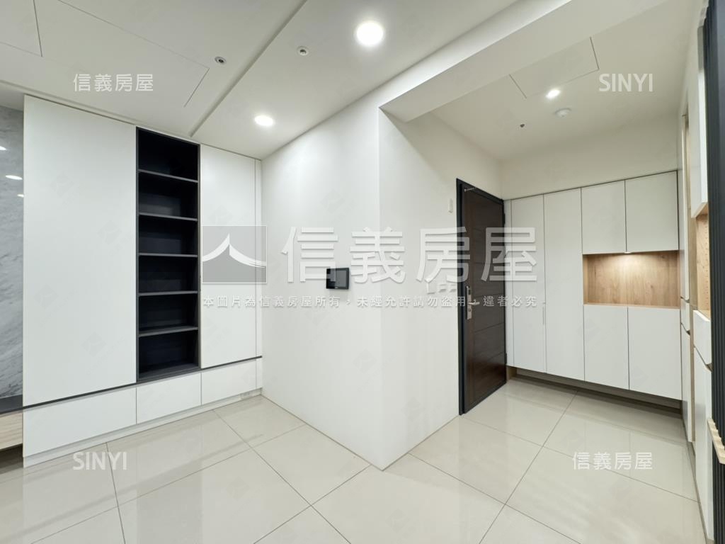 單元二國聚三房雙平車房屋室內格局與周邊環境