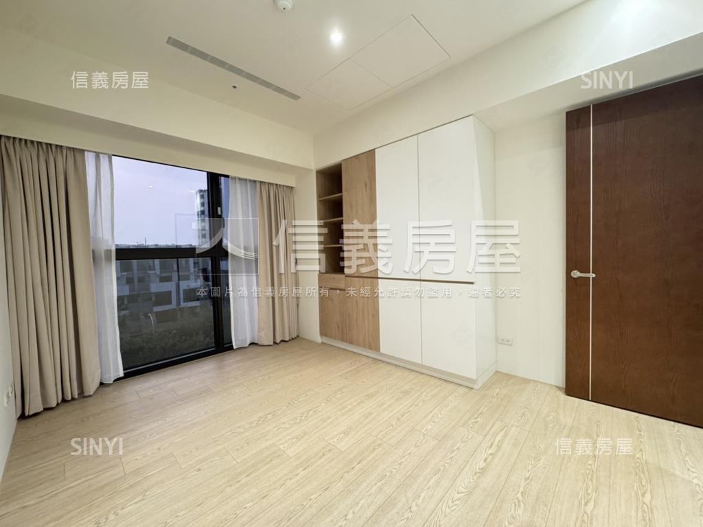 單元二國聚三房雙平車房屋室內格局與周邊環境