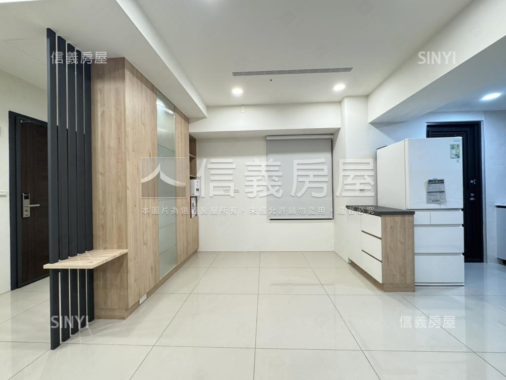 單元二國聚三房雙平車房屋室內格局與周邊環境