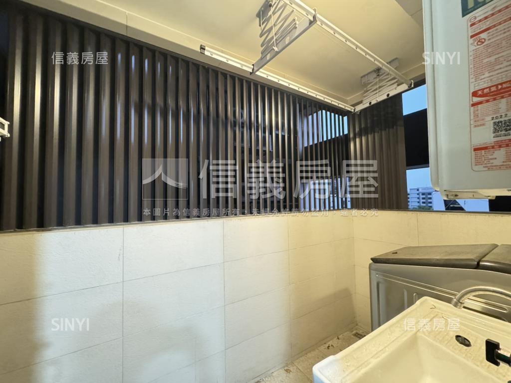 單元二國聚三房雙平車房屋室內格局與周邊環境