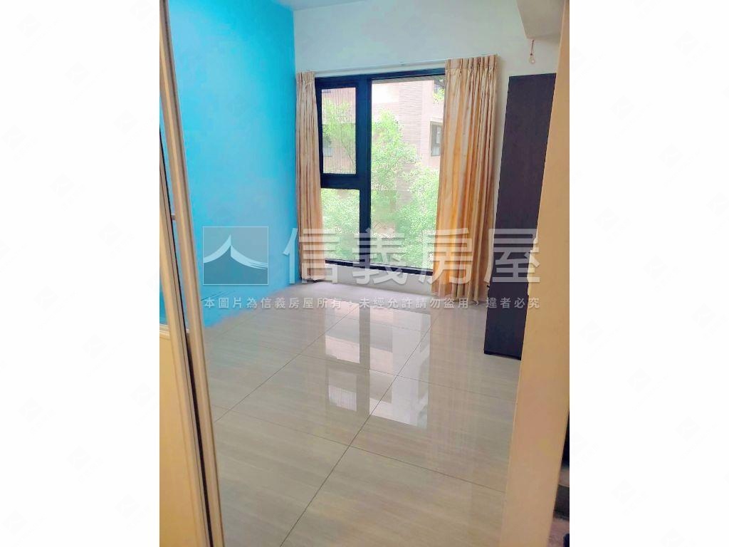 新光鉅虹龧光之旅三房平車房屋室內格局與周邊環境