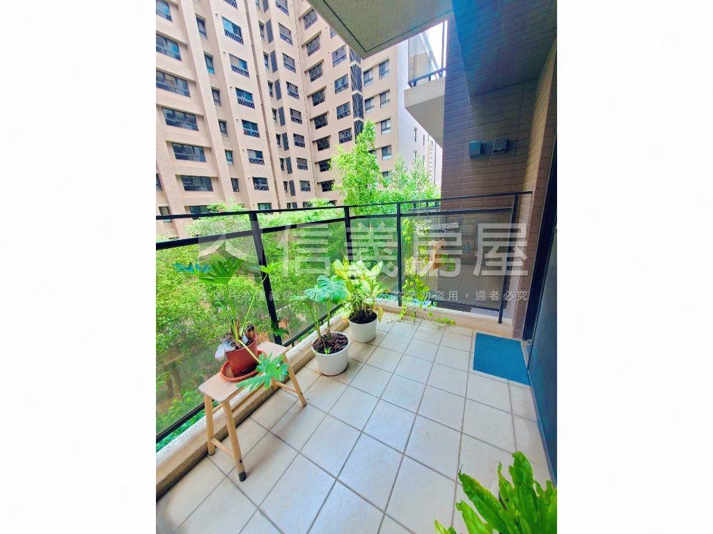 新光鉅虹龧光之旅三房平車房屋室內格局與周邊環境