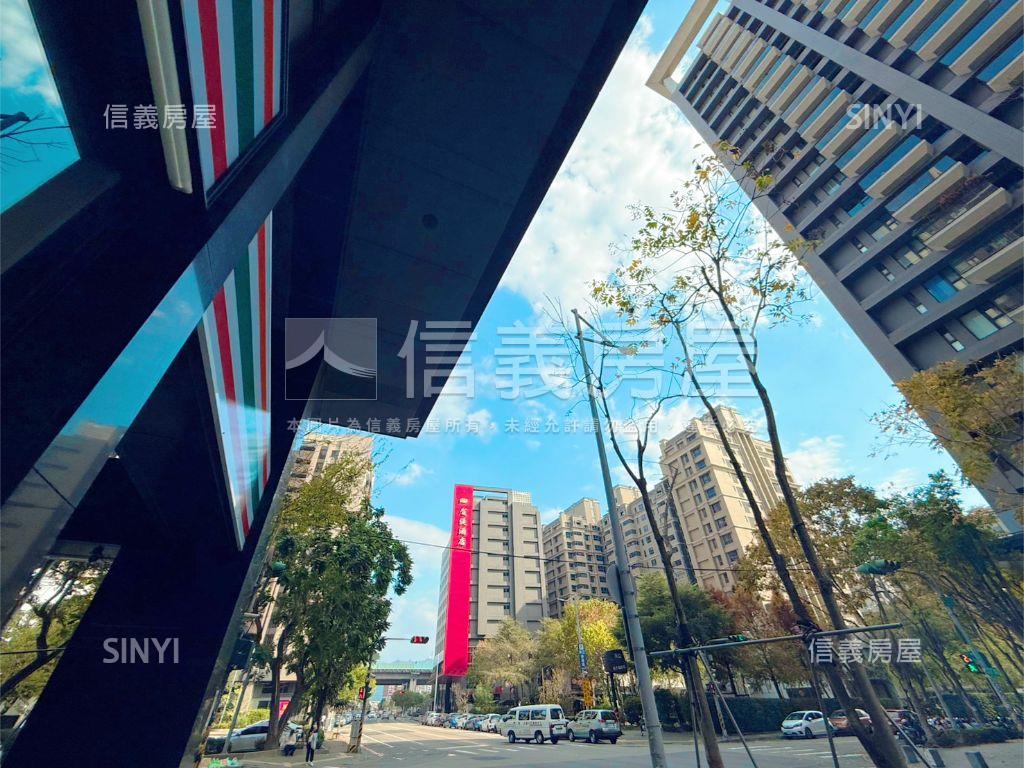 新光鉅虹龧光之旅三房平車房屋室內格局與周邊環境