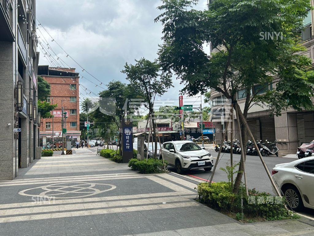 璽來登質感金店面房屋室內格局與周邊環境
