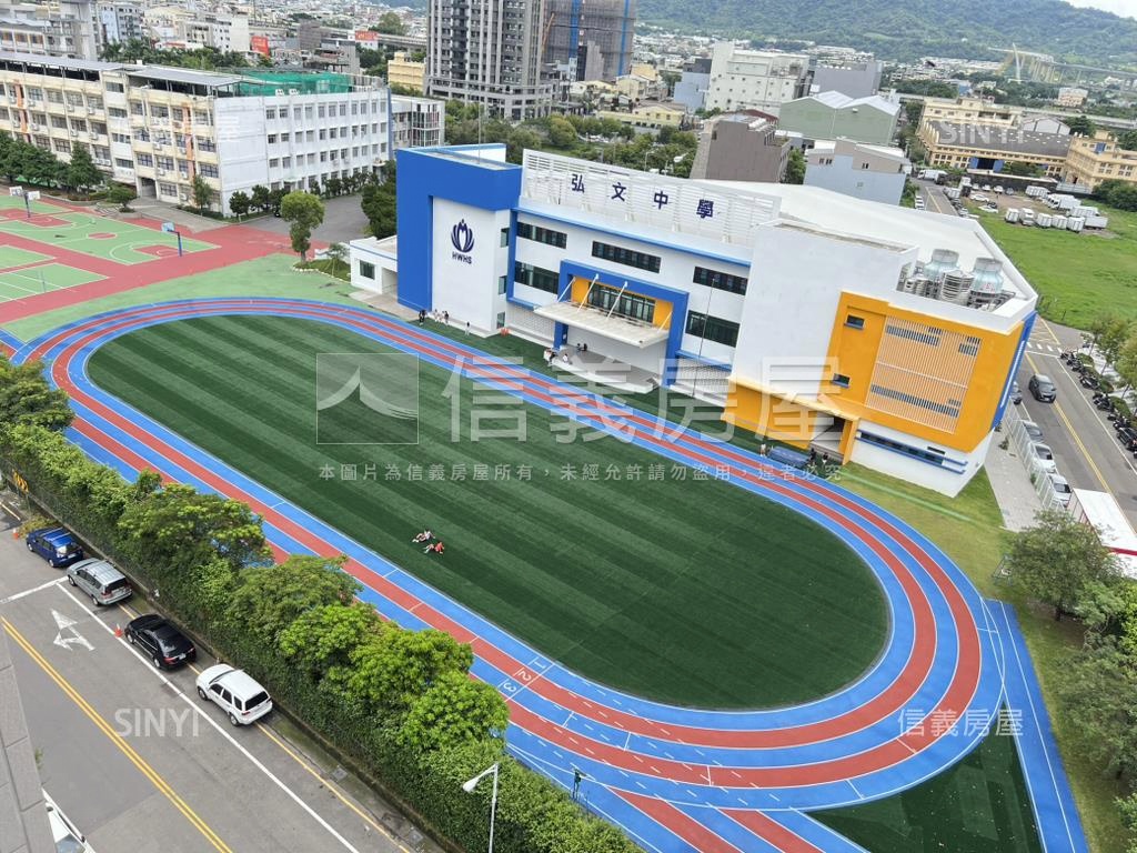 恆山和合兩房車位。瑰寶房屋室內格局與周邊環境