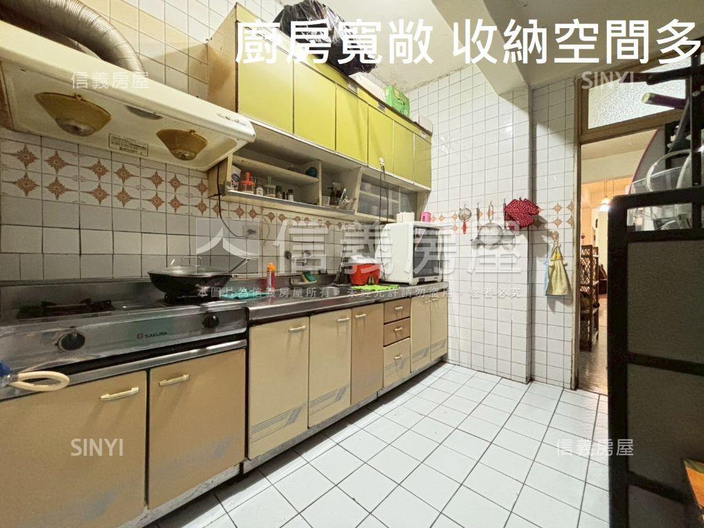 榮星花園露臺２樓邊間３房房屋室內格局與周邊環境