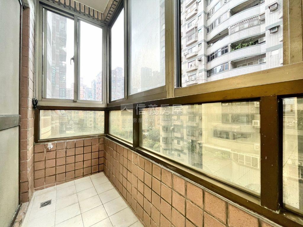 世紀大第採光三房房屋室內格局與周邊環境