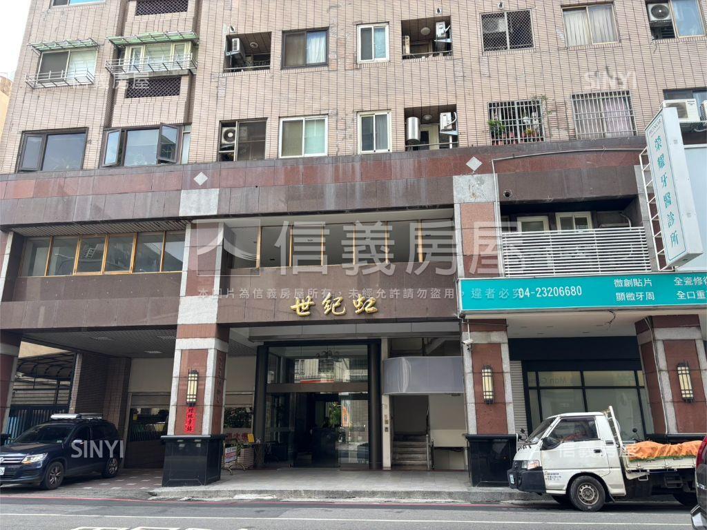 正公益路上稀有燙金店面房屋室內格局與周邊環境