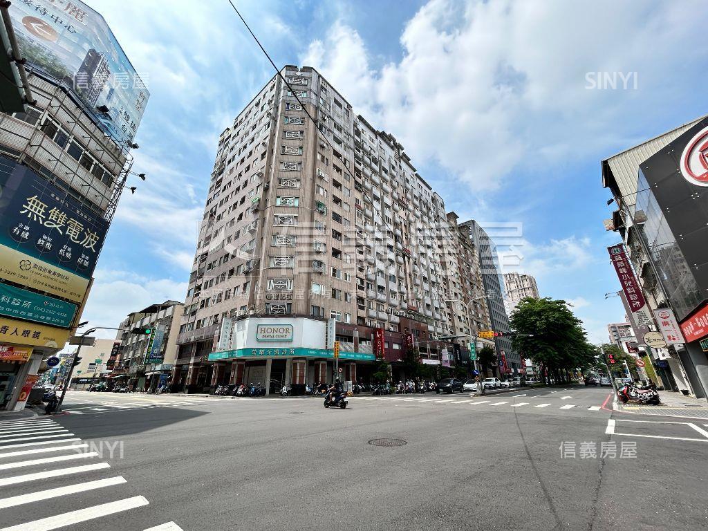 正公益路上稀有燙金店面房屋室內格局與周邊環境