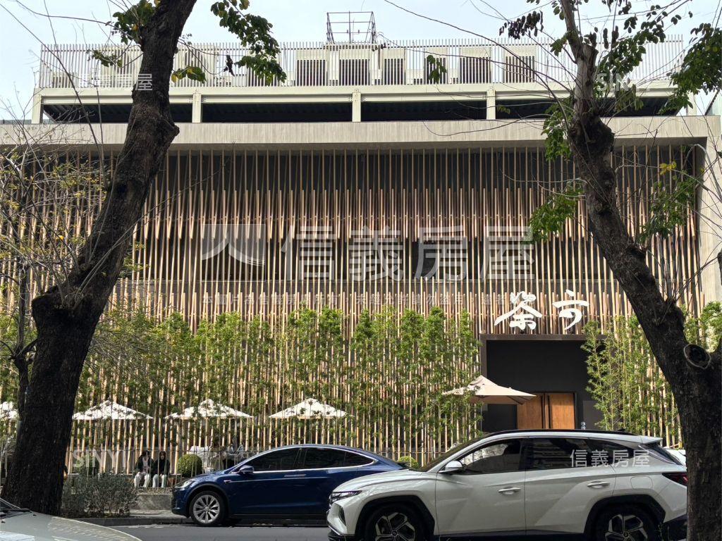 正公益路上稀有燙金店面房屋室內格局與周邊環境