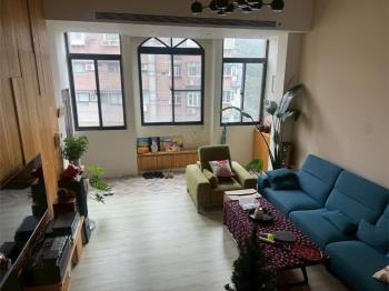 大湖漂亮四房車位