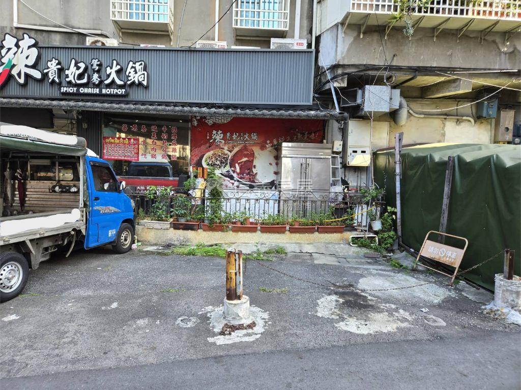 土地讚房屋室內格局與周邊環境