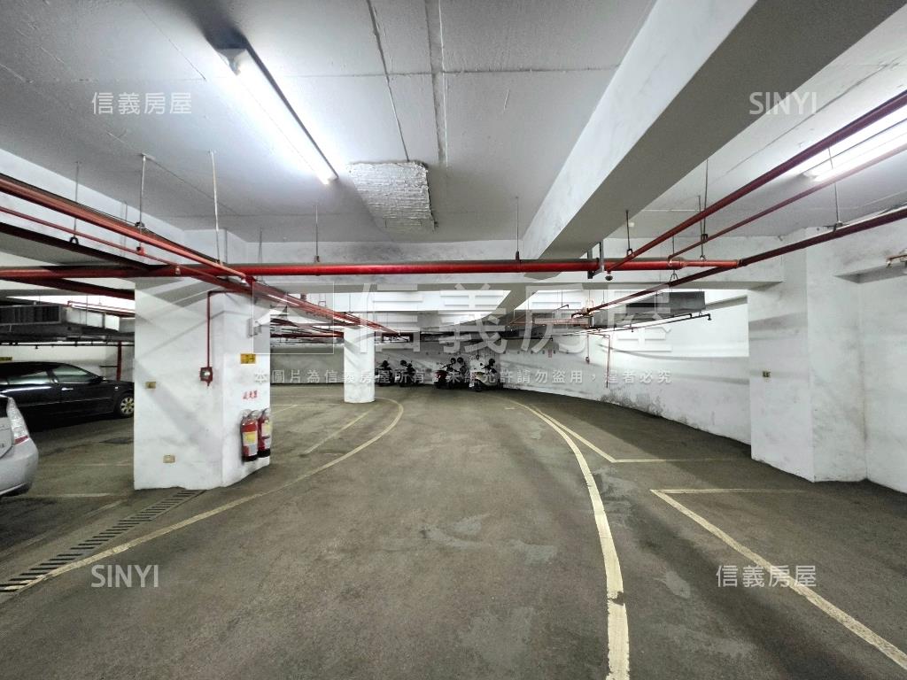 藝文中正路世貿商辦房屋室內格局與周邊環境
