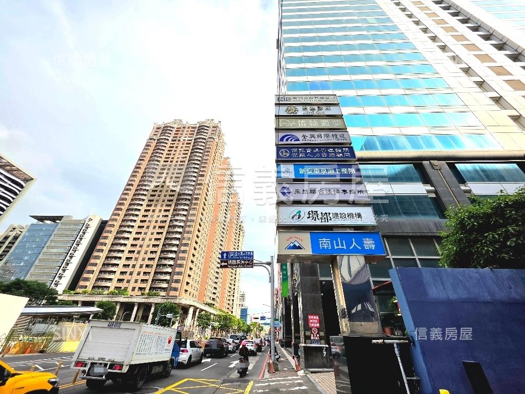 藝文中正路世貿商辦房屋室內格局與周邊環境