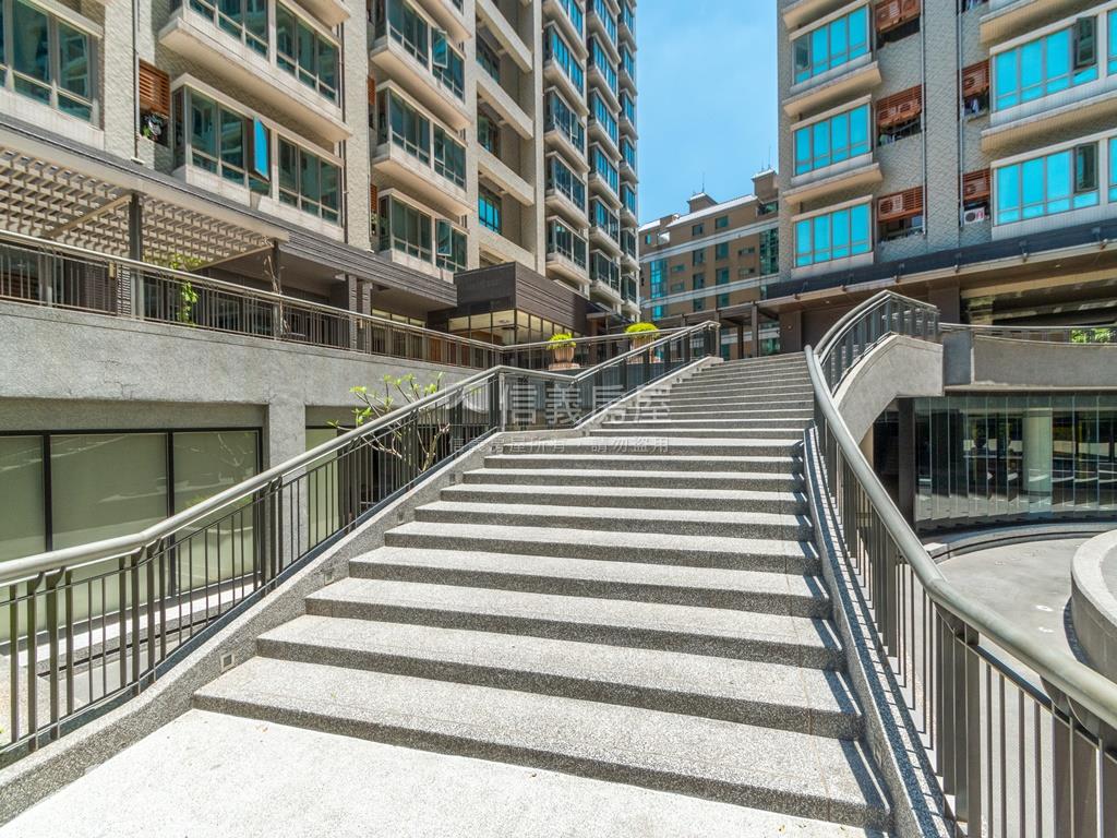 南加州Ｃ棟高樓邊間採光房屋室內格局與周邊環境