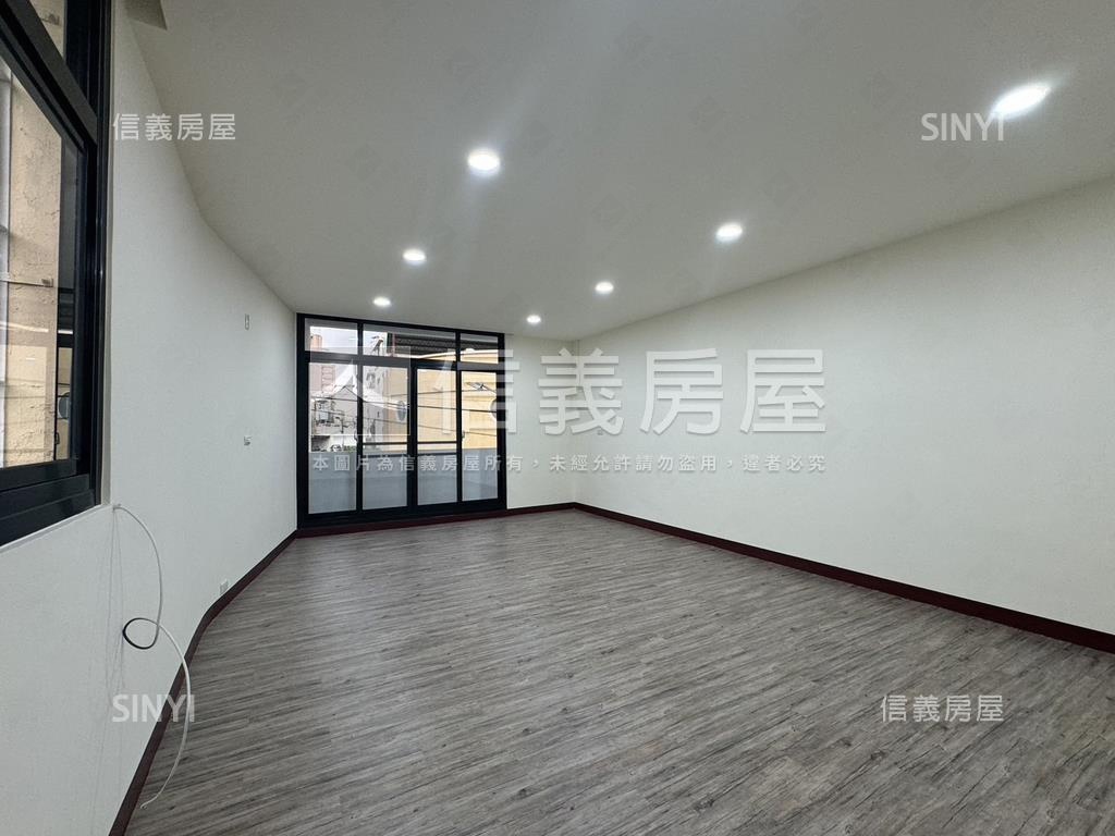 近探索公園邊間透天房屋室內格局與周邊環境