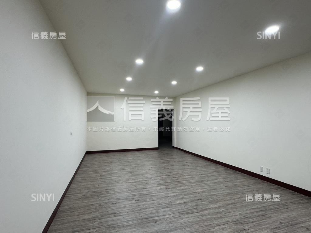 近探索公園邊間透天房屋室內格局與周邊環境