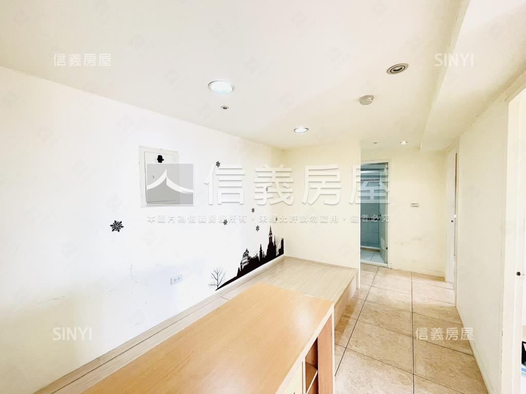 稀有～南方翡翠電梯兩房房屋室內格局與周邊環境