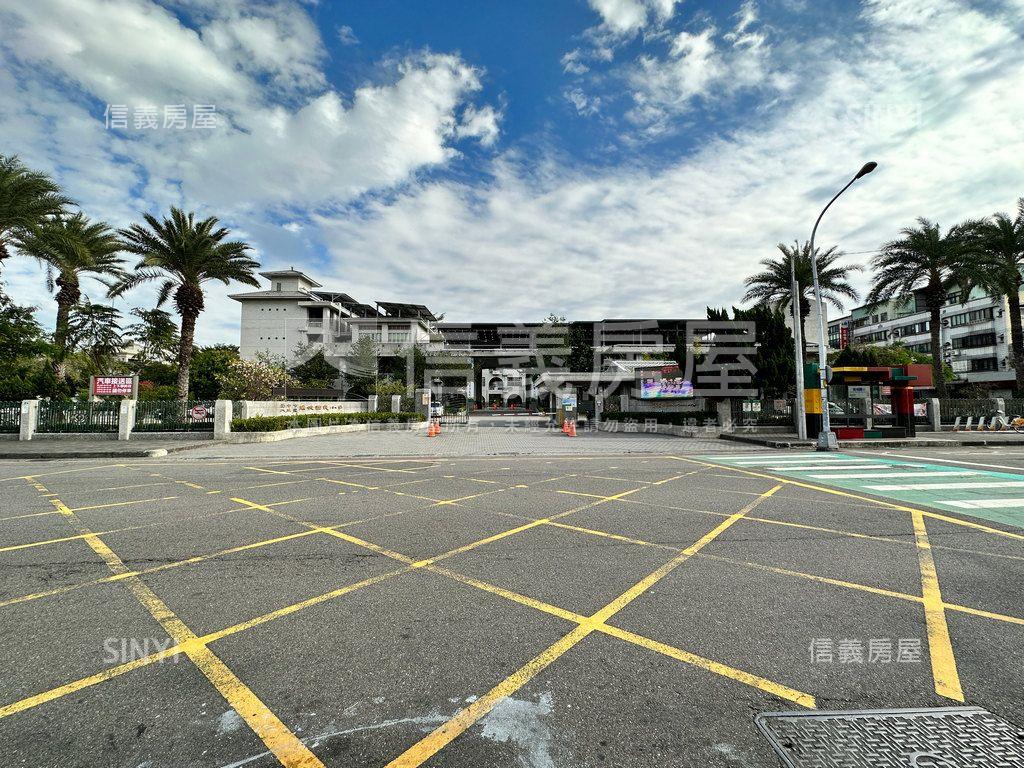 單坪約１８萬大四房平車房屋室內格局與周邊環境