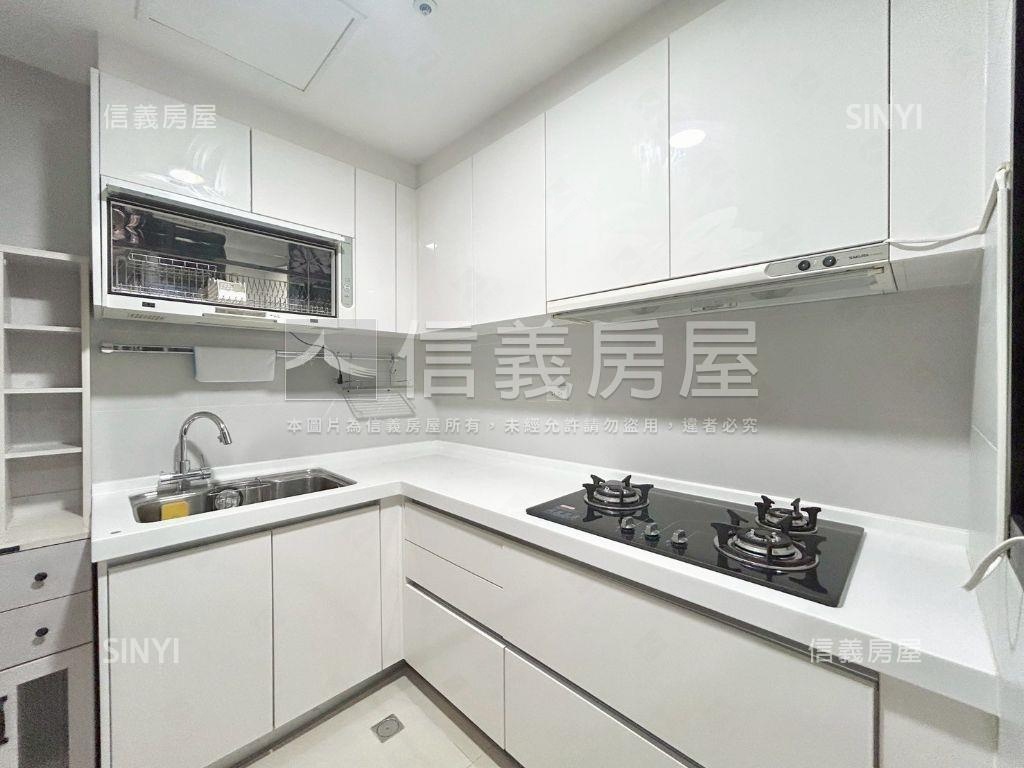 國賓高樓輕質感美裝潢三房房屋室內格局與周邊環境