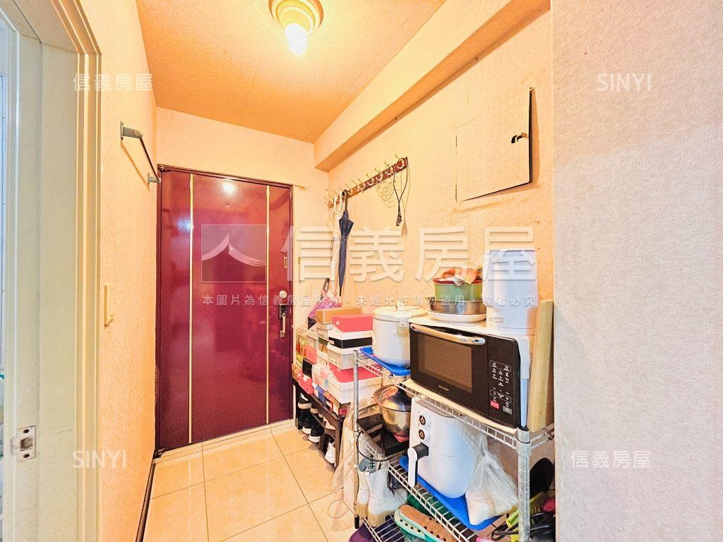 近市政府套房稀有釋出房屋室內格局與周邊環境