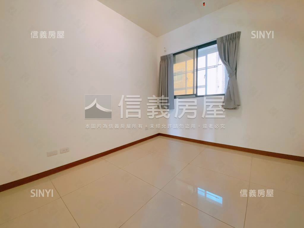 四季帝王景觀大三房車位房屋室內格局與周邊環境