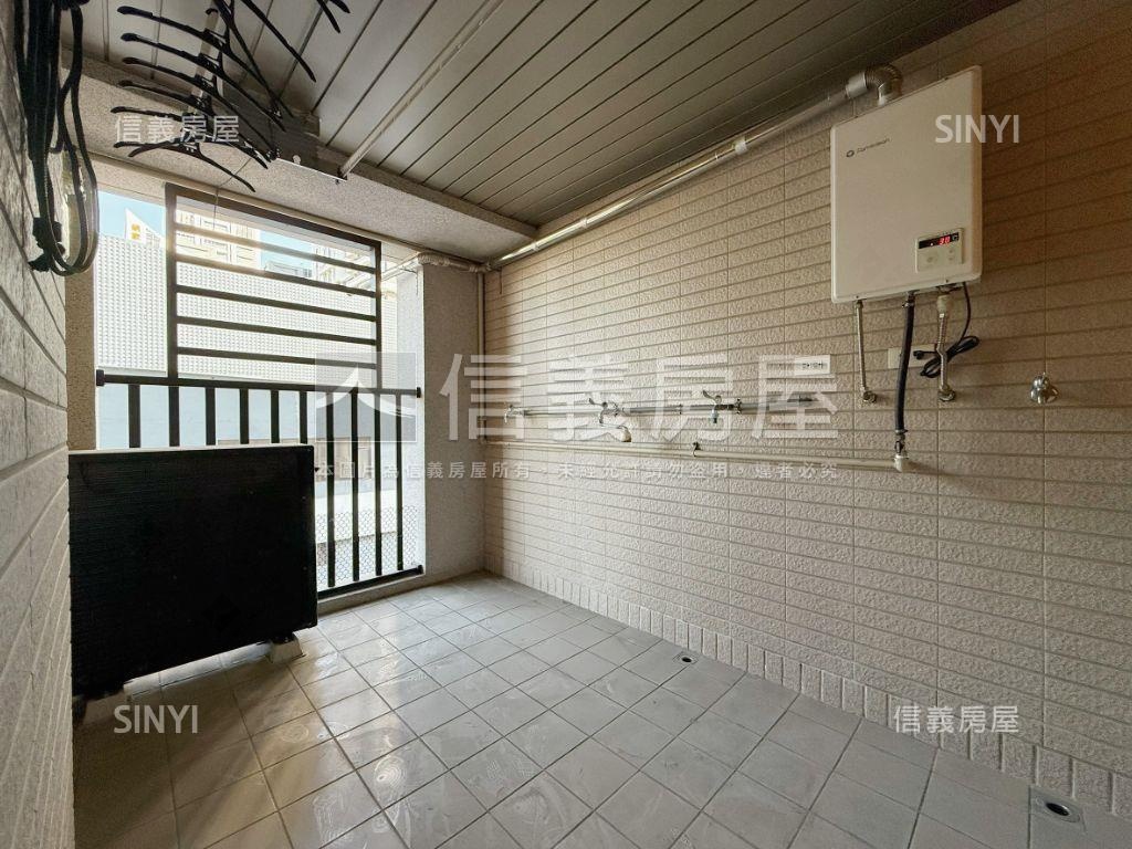 臻愛㊣漂亮裝潢附Ｂ１平車房屋室內格局與周邊環境