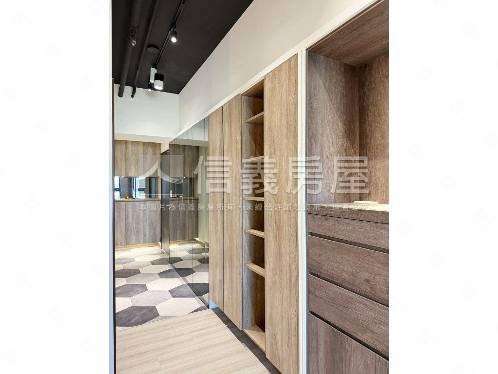 臻愛㊣漂亮裝潢附Ｂ１平車房屋室內格局與周邊環境