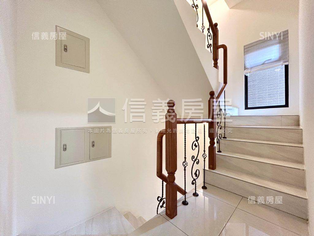 品益天尊面公園美透天房屋室內格局與周邊環境