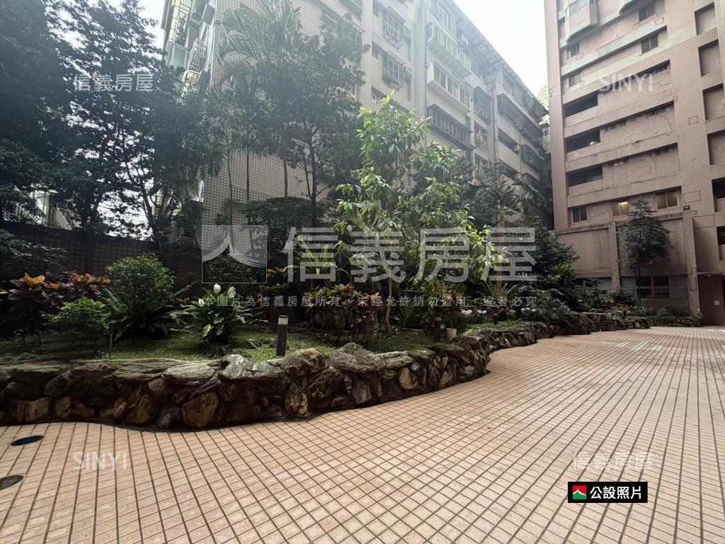 勳章獨立產權坡道平面車位房屋室內格局與周邊環境