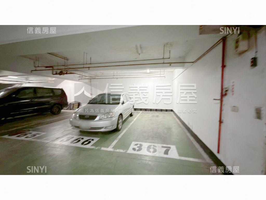 宏國大鎮汽車位加機車位房屋室內格局與周邊環境