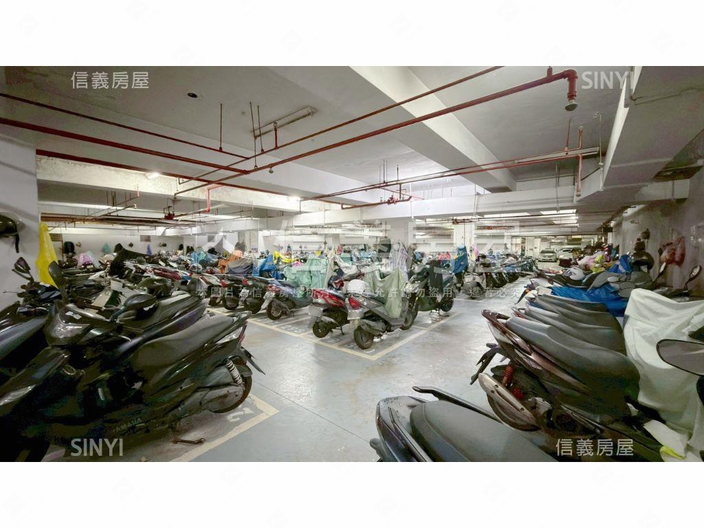 宏國大鎮汽車位加機車位房屋室內格局與周邊環境