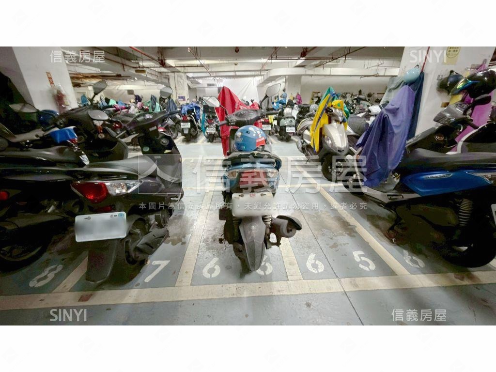 宏國大鎮汽車位加機車位房屋室內格局與周邊環境