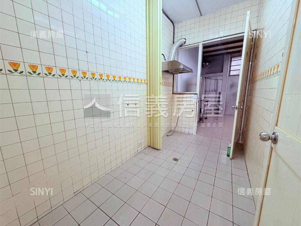 ★新埔面寬邊間雙衛開窗★房屋室內格局與周邊環境