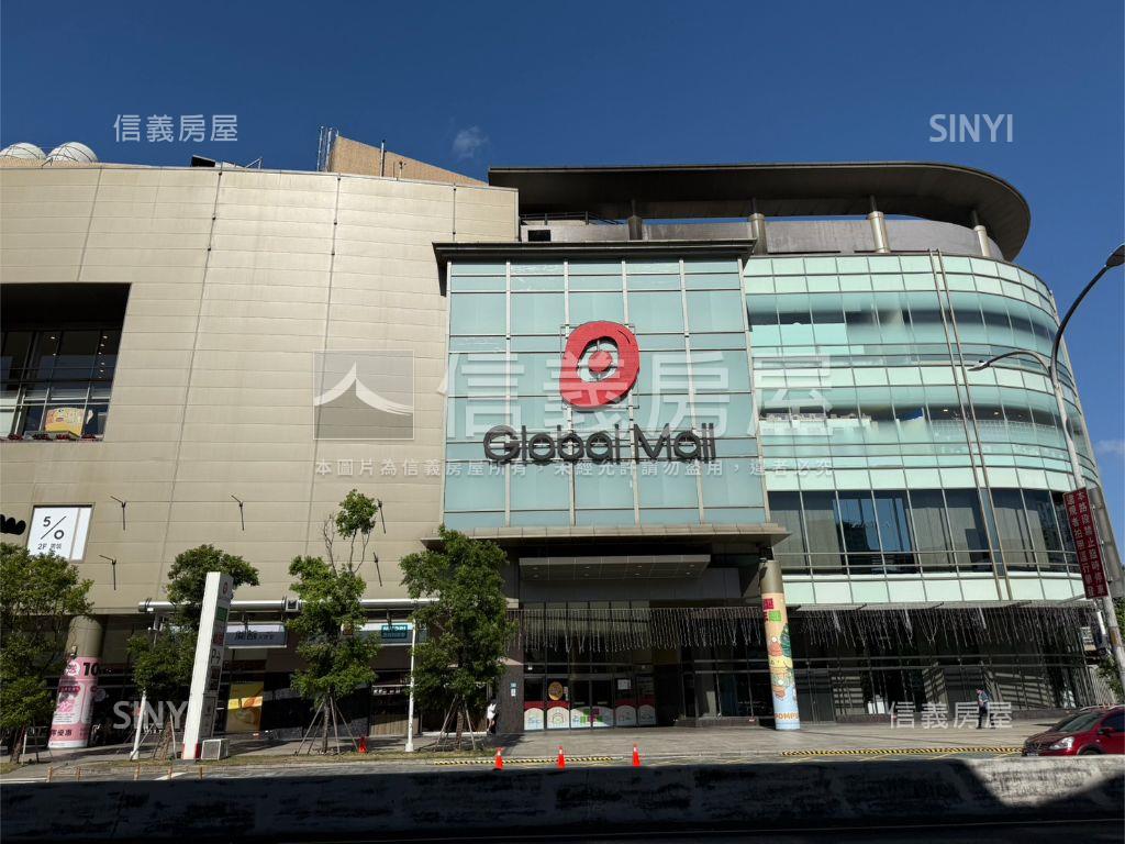 近環球購物中心一樓房屋室內格局與周邊環境