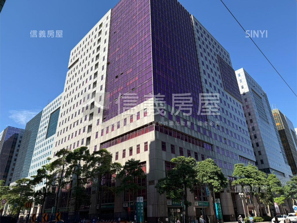 近環球購物中心一樓房屋室內格局與周邊環境