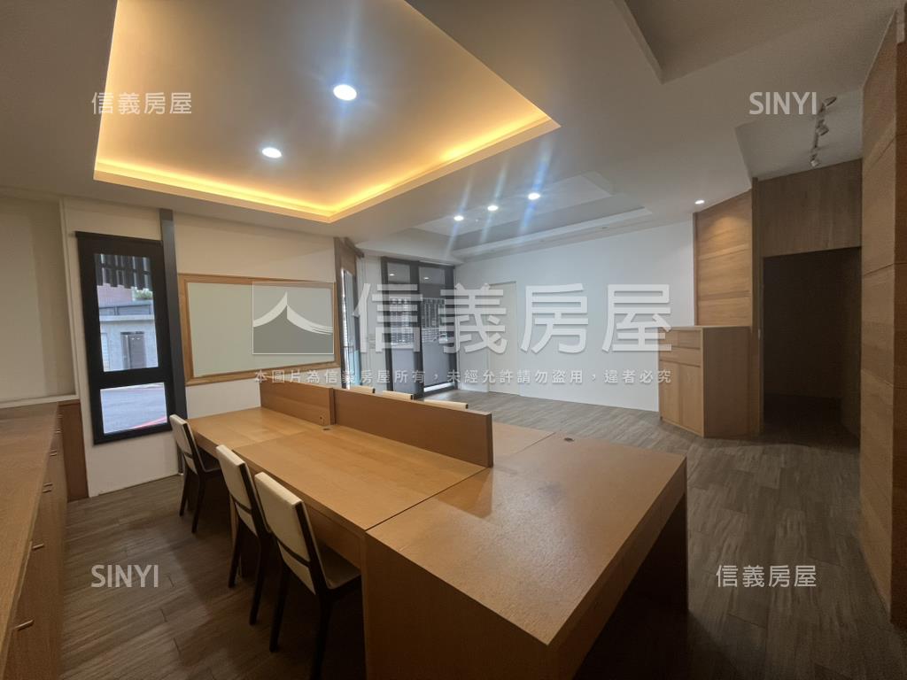 西屯黃金顯眼角店稀有釋出房屋室內格局與周邊環境