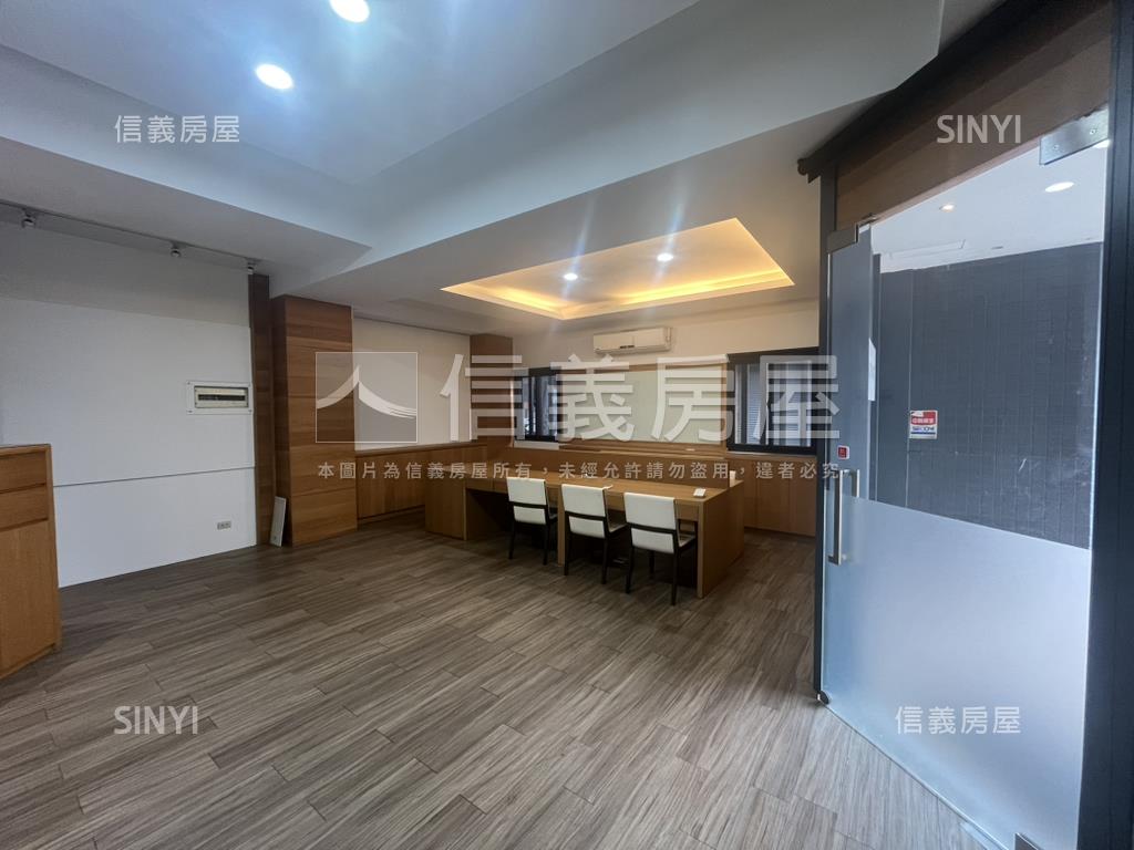 西屯黃金顯眼角店稀有釋出房屋室內格局與周邊環境