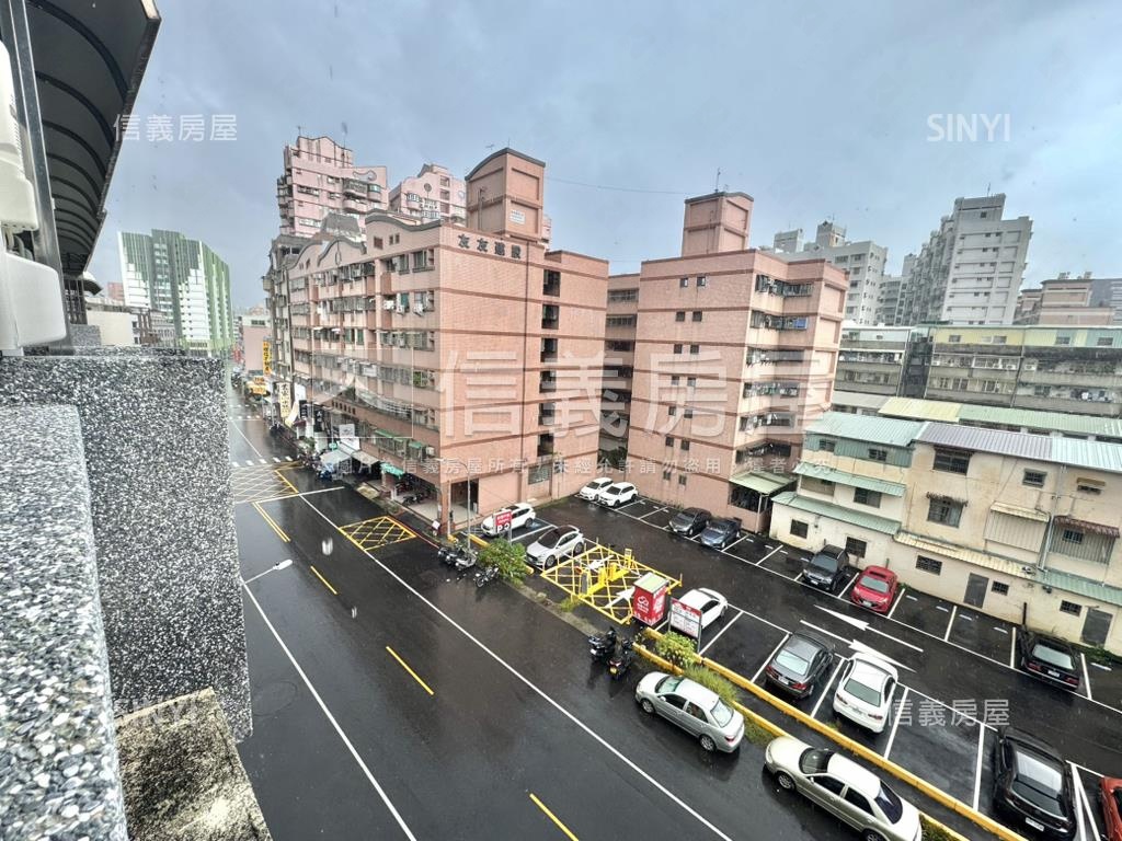 近楠梓科技園區正路金透店房屋室內格局與周邊環境