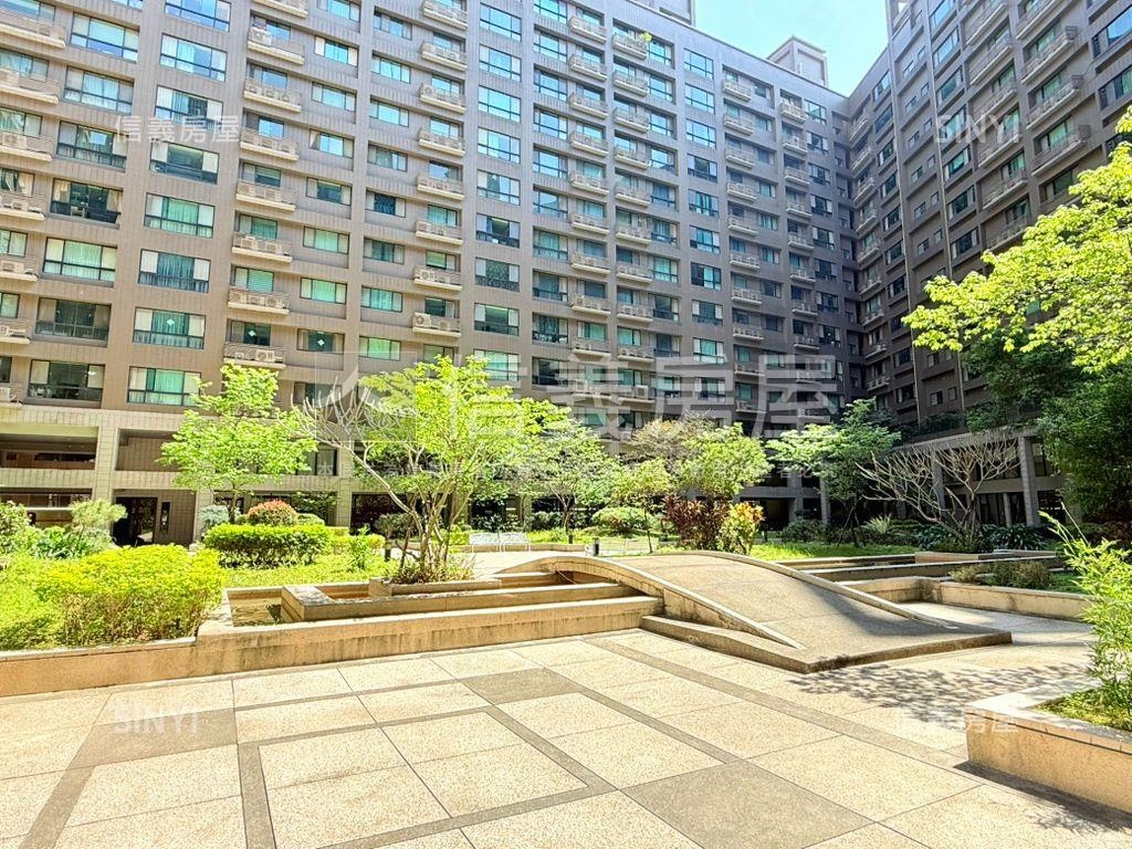 竹城鶴岡樹景精美兩房車位房屋室內格局與周邊環境