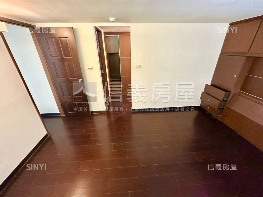 南港站前東方文華稀有露臺房屋室內格局與周邊環境