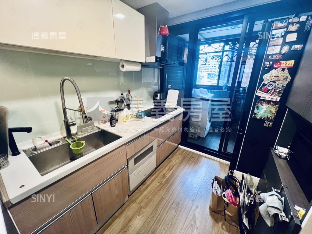 專任南京２房紫金藏房屋室內格局與周邊環境