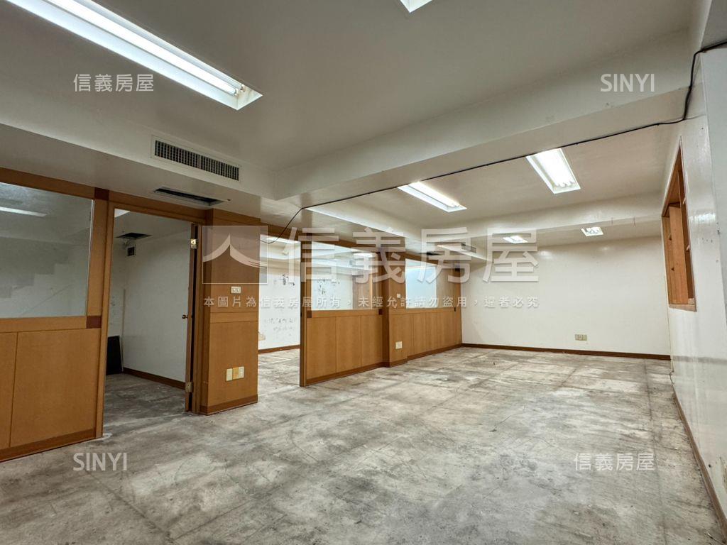 近內科面寬店面房屋室內格局與周邊環境