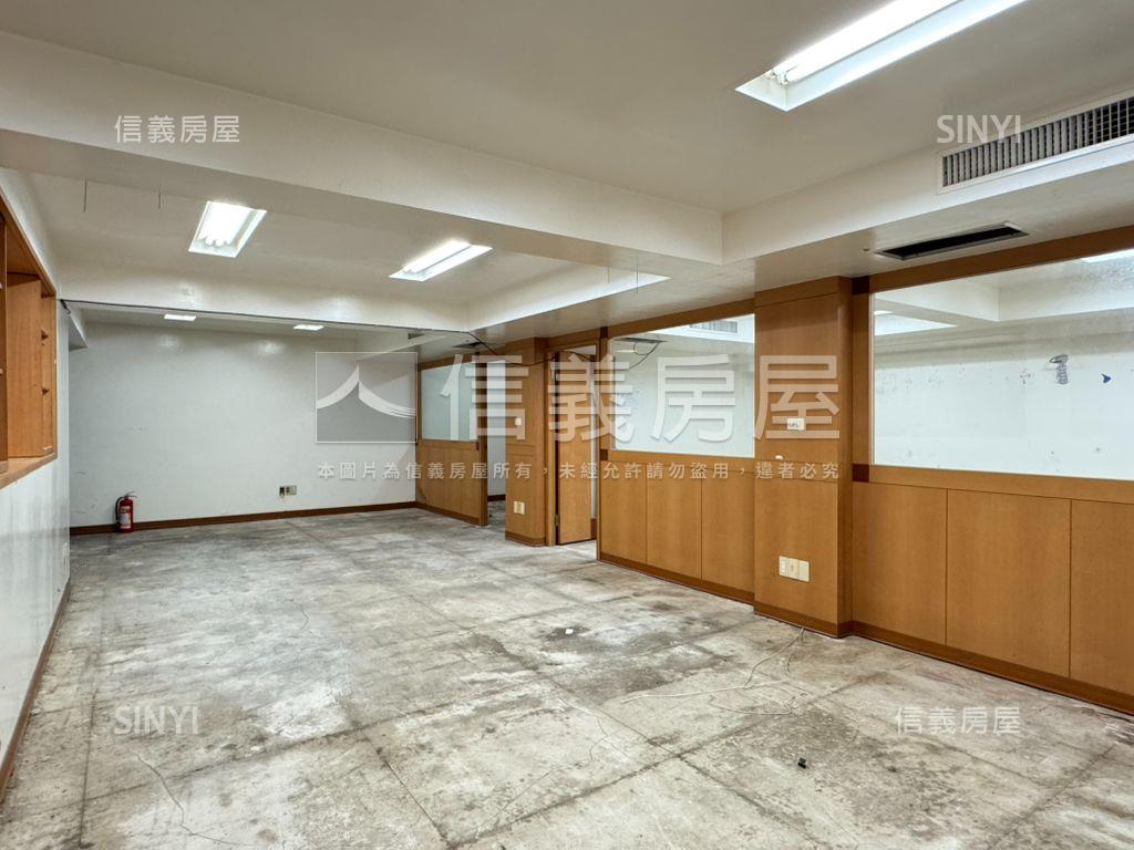 近內科面寬店面房屋室內格局與周邊環境