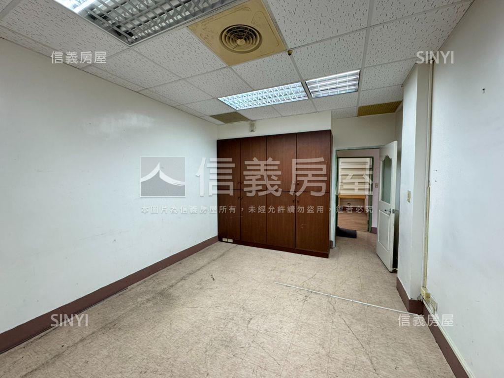 近內科面寬店面房屋室內格局與周邊環境