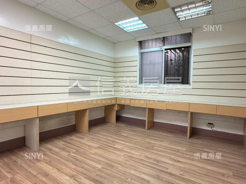近內科面寬店面房屋室內格局與周邊環境