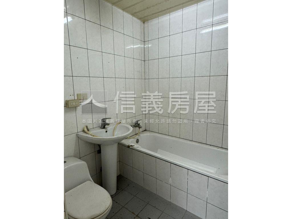 近內科面寬店面房屋室內格局與周邊環境