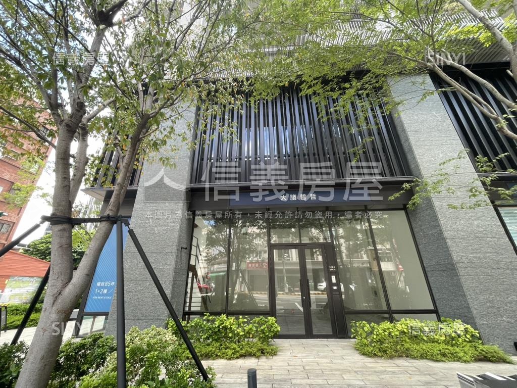全新挑高旗艦電梯大角店房屋室內格局與周邊環境